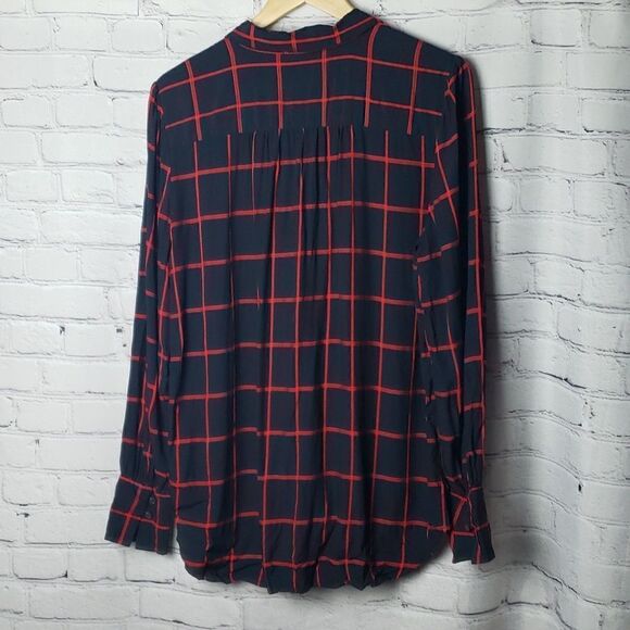 LOFT Navy Blue and Red Top - Picture 3 of 4